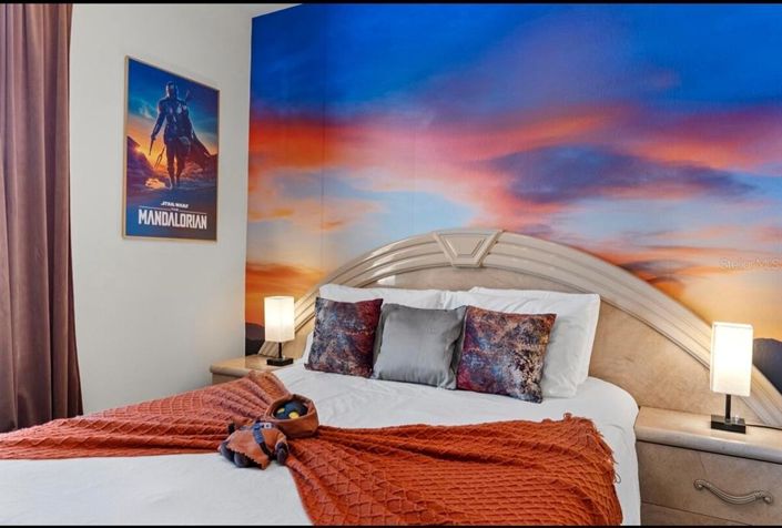 Image No.18-5 Bed Townhouse for sale