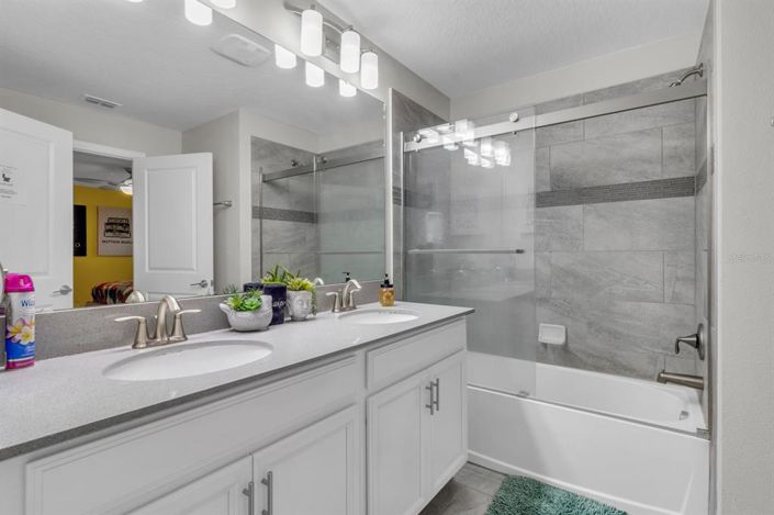 Image No.13-4 Bed Townhouse for sale