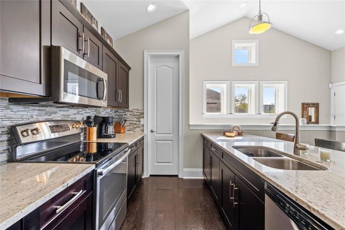 Image No.42-5 Bed House for sale