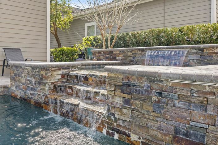 Image No.6-5 Bed House for sale