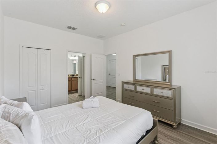 Image No.37-9 Bed House for sale