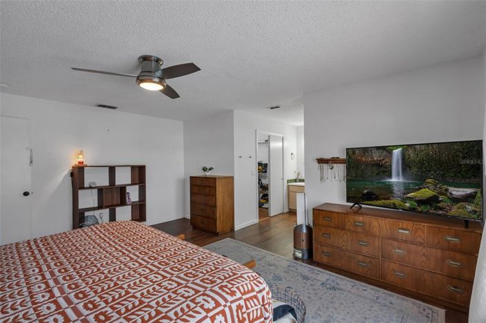 Image No.15-3 Bed House for sale