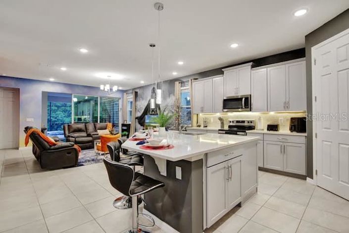 Image No.8-7 Bed House for sale