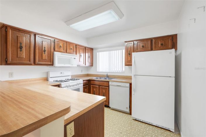 Image No.11-3 Bed House for sale