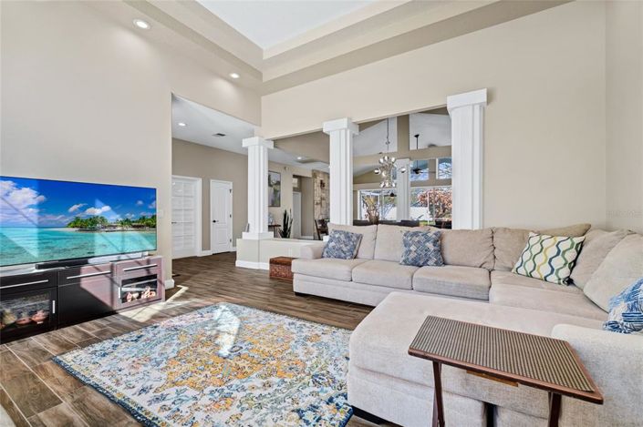 Image No.5-4 Bed House for sale