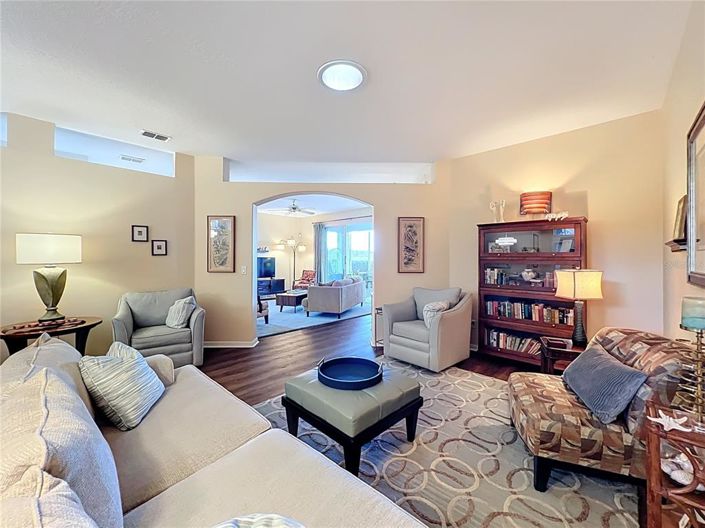 Image No.20-2 Bed House for sale