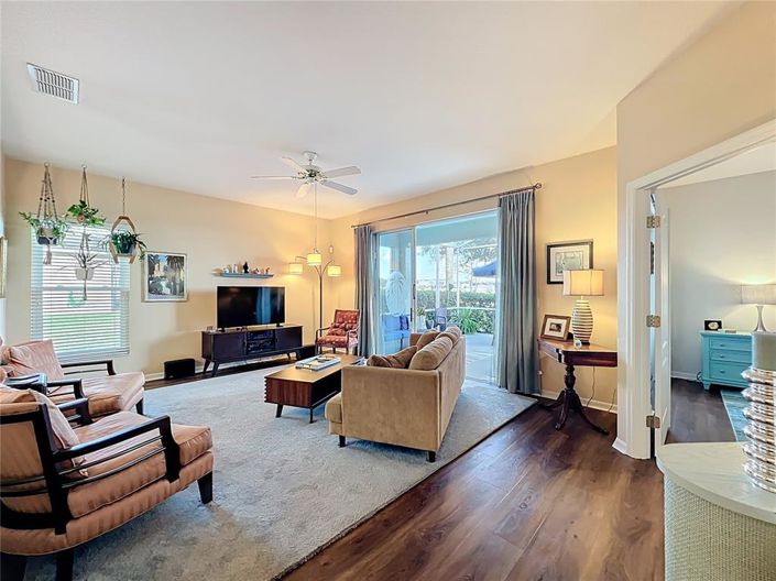 Image No.21-2 Bed House for sale