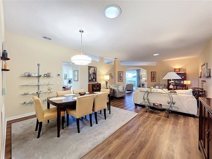 Image No.9-2 Bed House for sale