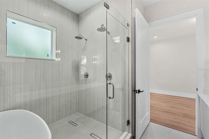 Image No.12-5 Bed House for sale