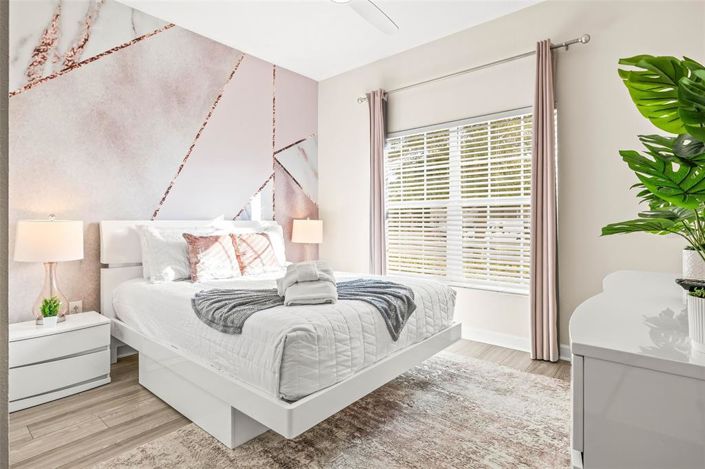 Image No.12-5 Bed Townhouse for sale