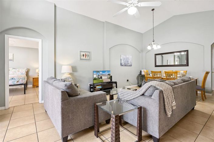 Image No.6-4 Bed House for sale