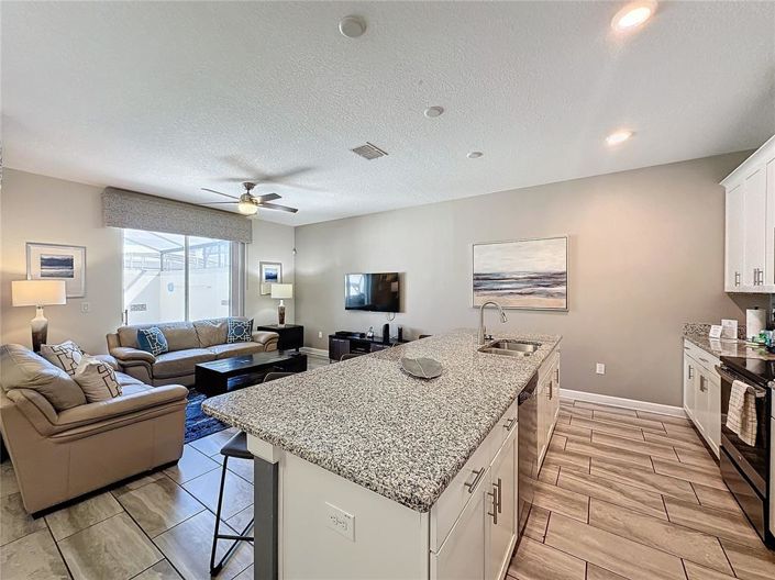 Image No.12-4 Bed Townhouse for sale