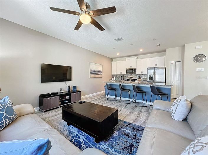 Image No.17-4 Bed Townhouse for sale