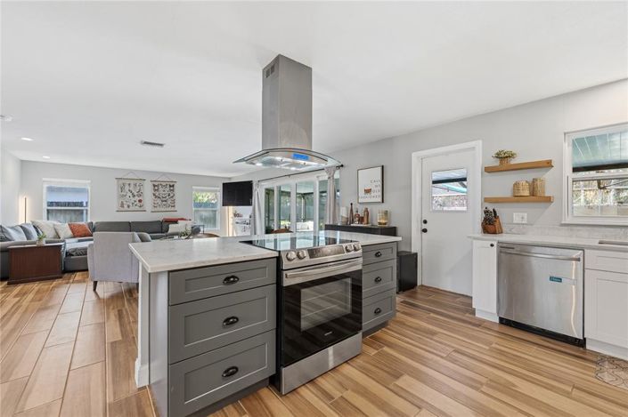 Image No.12-4 Bed House for sale