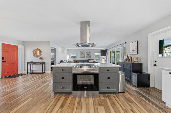 Image No.15-4 Bed House for sale