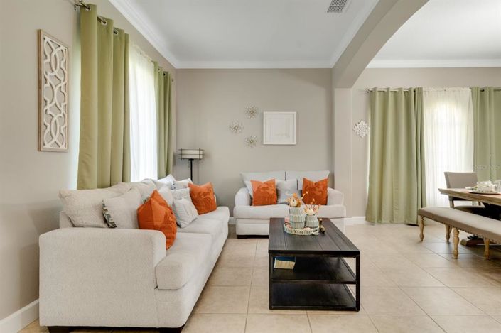 Image No.8-4 Bed House for sale