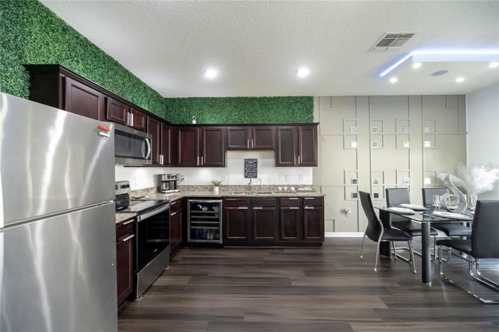 Image No.13-3 Bed Townhouse for sale