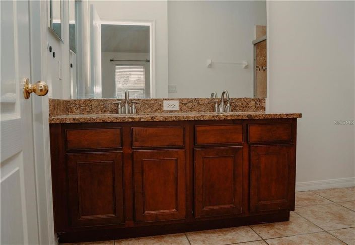 Image No.21-3 Bed Apartment for sale