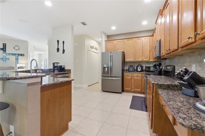 Image No.17-6 Bed House for sale