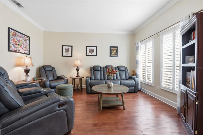 Image No.9-6 Bed House for sale