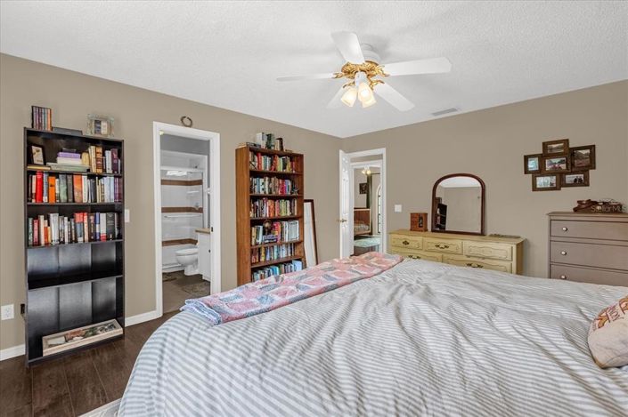 Image No.13-3 Bed House for sale