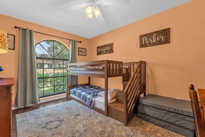 Image No.17-3 Bed House for sale