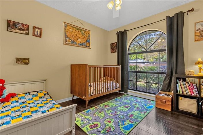 Image No.18-3 Bed House for sale