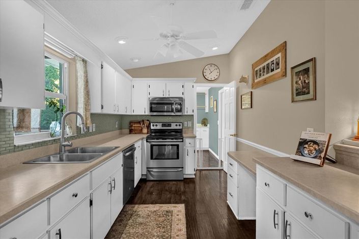 Image No.8-3 Bed House for sale