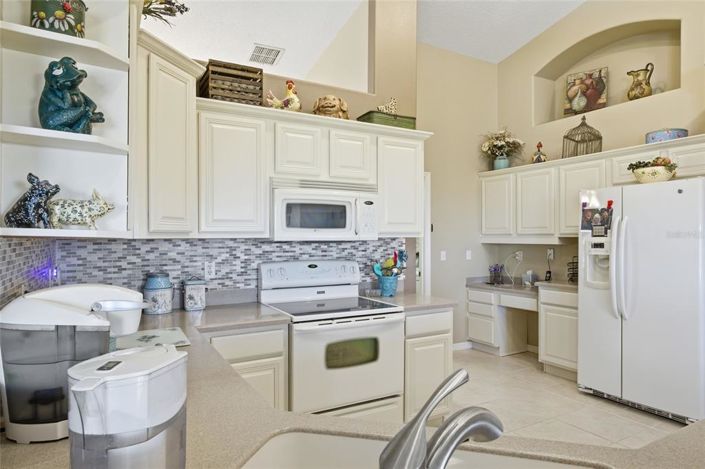 Image No.10-3 Bed House for sale