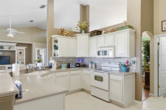 Image No.8-3 Bed House for sale