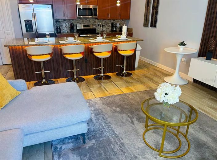 Image No.13-4 Bed Townhouse for sale