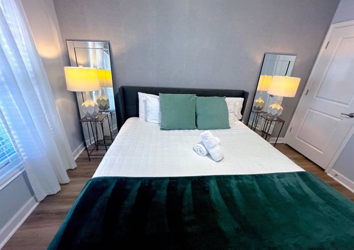 Image No.16-4 Bed Townhouse for sale