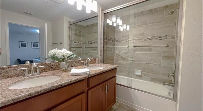 Image No.22-4 Bed Townhouse for sale