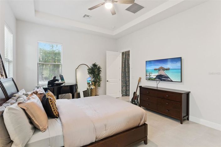 Image No.24-5 Bed House for sale