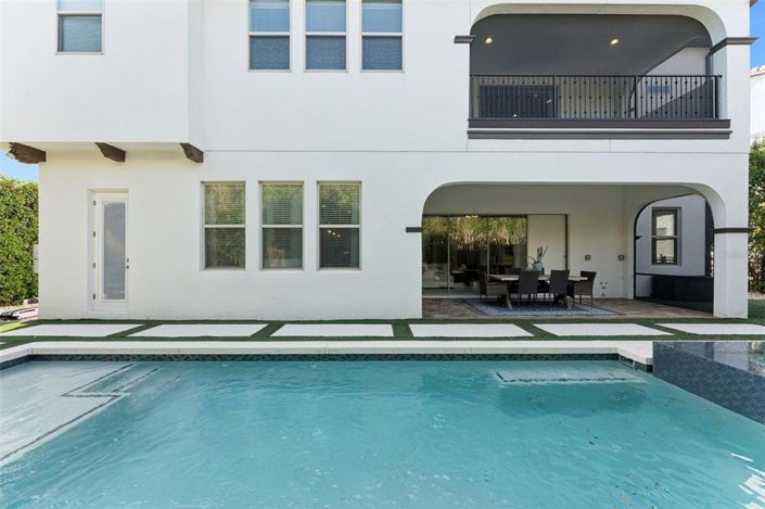 Image No.45-5 Bed House for sale