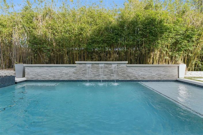 Image No.50-5 Bed House for sale