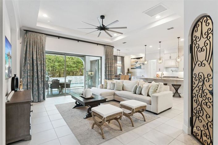 Image No.6-5 Bed House for sale