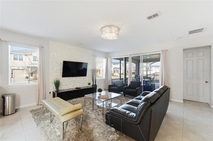 Image No.5-7 Bed House for sale