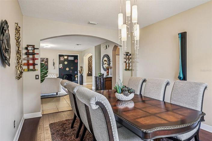 Image No.15-6 Bed House for sale