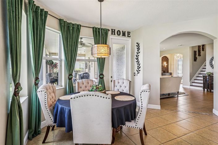 Image No.16-6 Bed House for sale