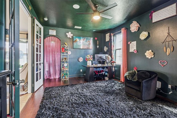 Image No.24-6 Bed House for sale