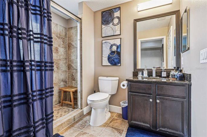 Image No.30-6 Bed House for sale