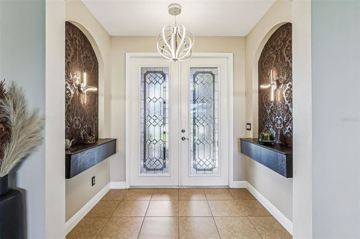 Image No.7-6 Bed House for sale