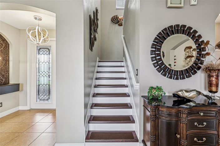 Image No.8-6 Bed House for sale