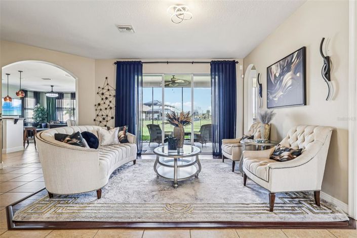 Image No.9-6 Bed House for sale