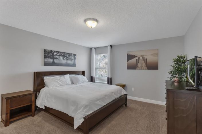 Image No.19-6 Bed House for sale