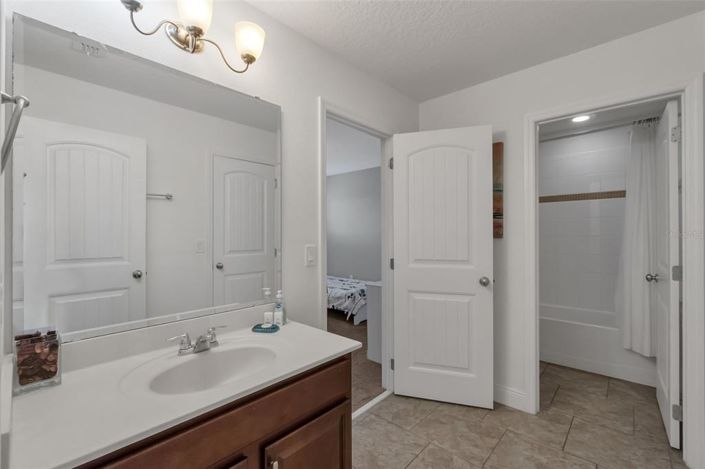 Image No.21-6 Bed House for sale