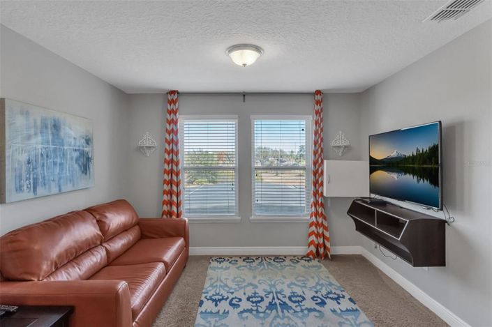 Image No.28-6 Bed House for sale