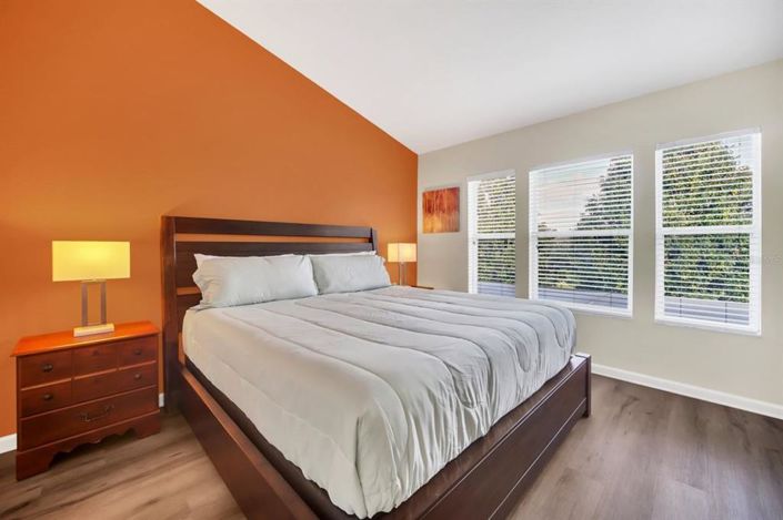 Image No.21-3 Bed Townhouse for sale