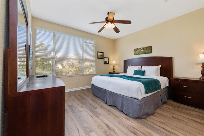 Image No.10-3 Bed Townhouse for sale